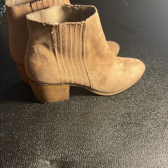 Dolce Vita Tan Suede Ankle Booties with Elastic Panels - Picture 4 of 6